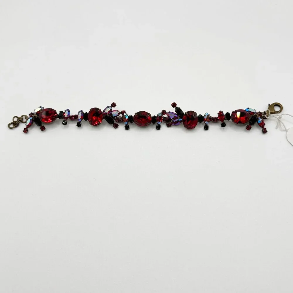Sorrelli Classic Clover Bracelet With Red Swarovski Crystals & Antique Gold-Tone